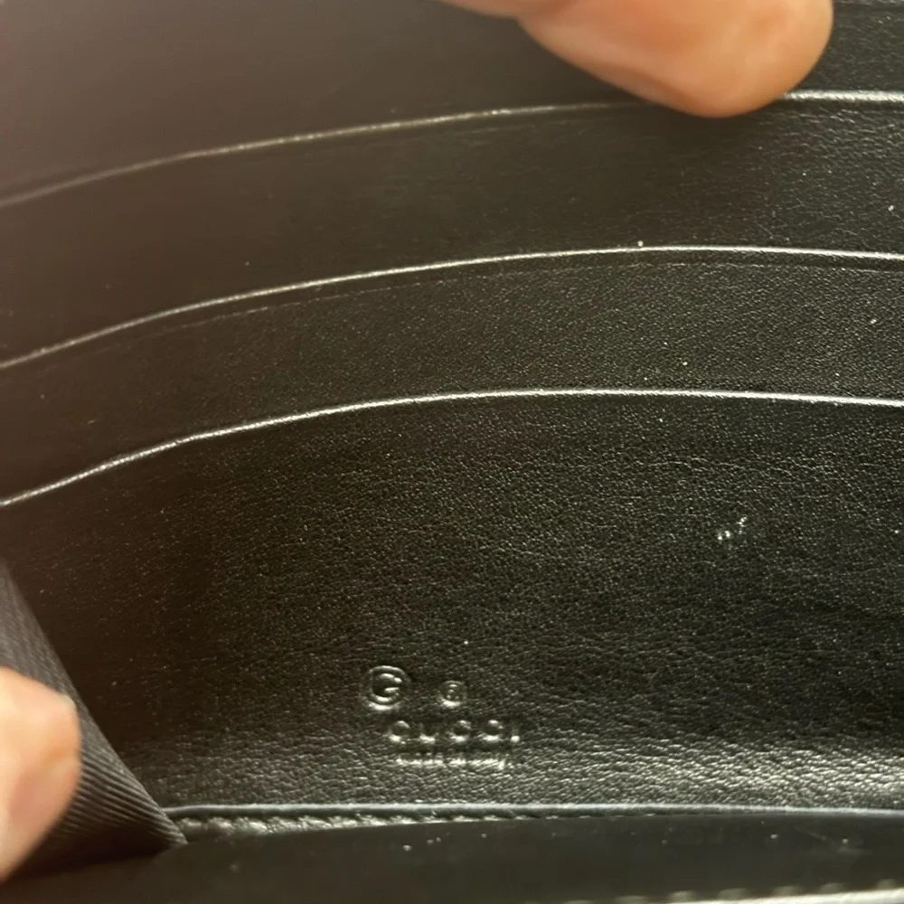 Authentic Gucci Microguccissima Black Leather Zipper Wallet - Picture 5 of 14